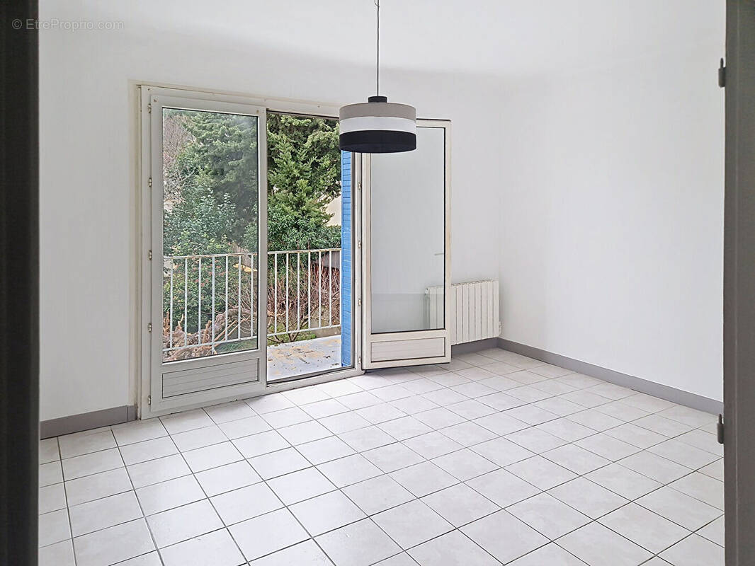 Appartement à VILLENEUVE-LES-AVIGNON
