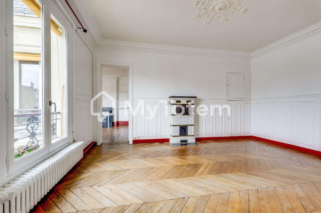 Appartement à PARIS-17E
