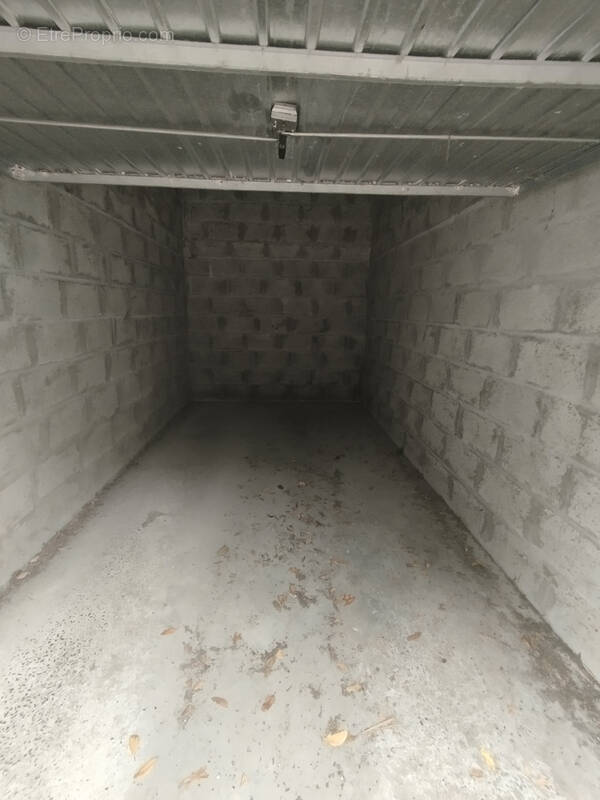 Parking à ROCHEFORT