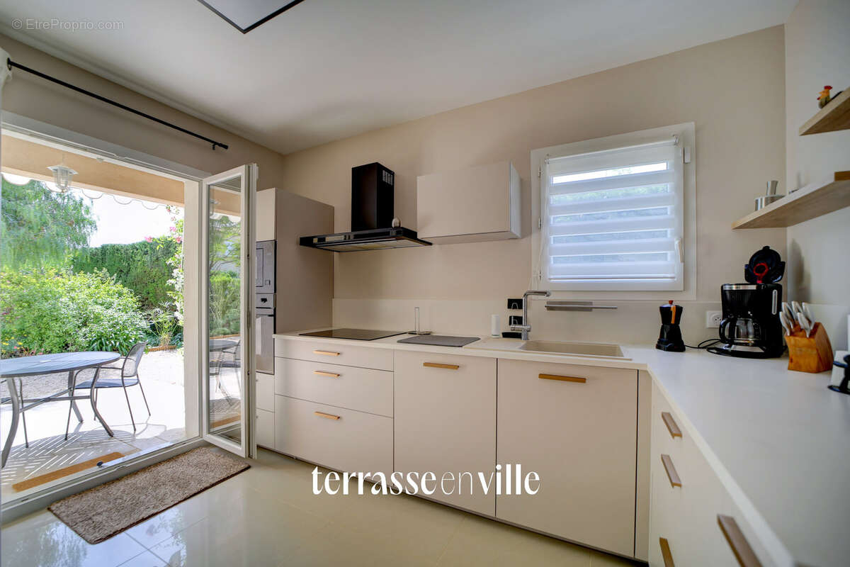 Saint cyr sur mer - villa plain pied t4 123m2 - dependance - proche village a pied - photo 6