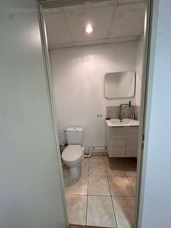 Commerce à CARQUEIRANNE