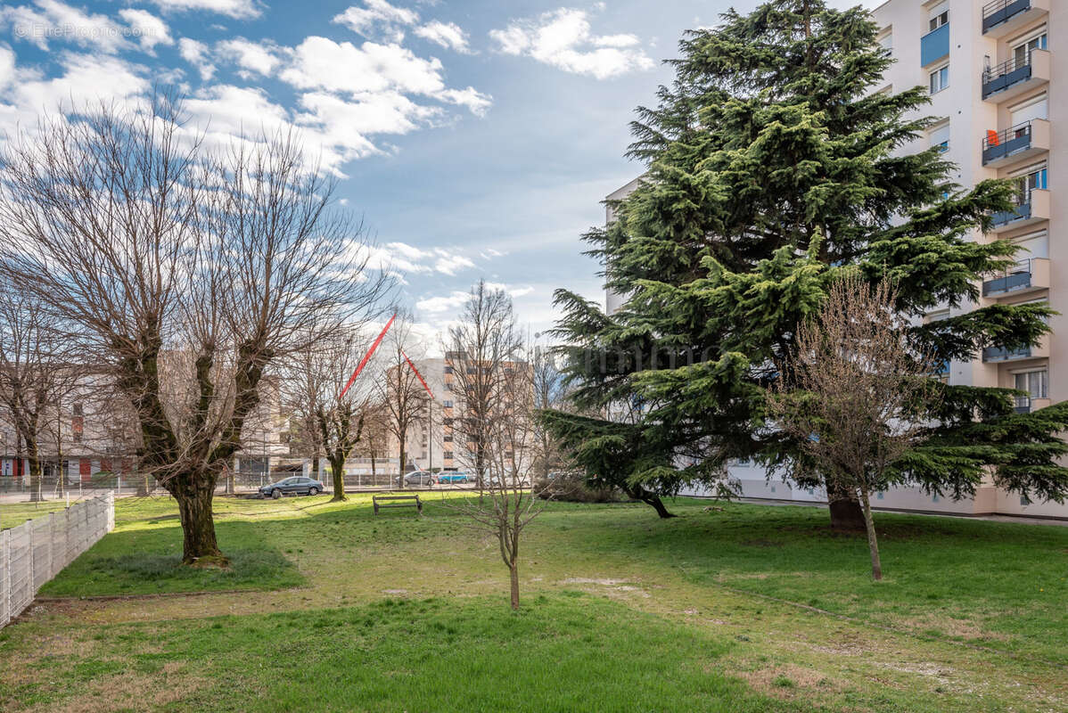 Appartement à SEYSSINET-PARISET