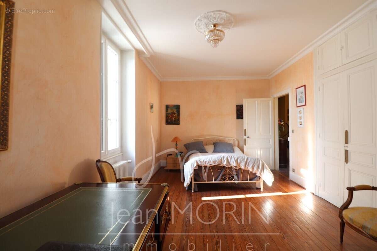 Maison à TOURNON-SUR-RHONE