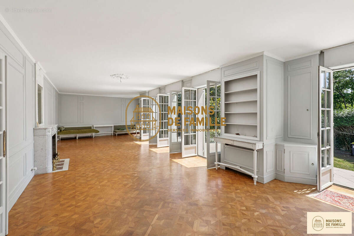 Maison à LA CELLE-SAINT-CLOUD