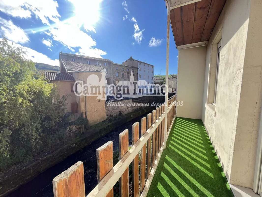 Appartement à PONTCHARRA-SUR-TURDINE