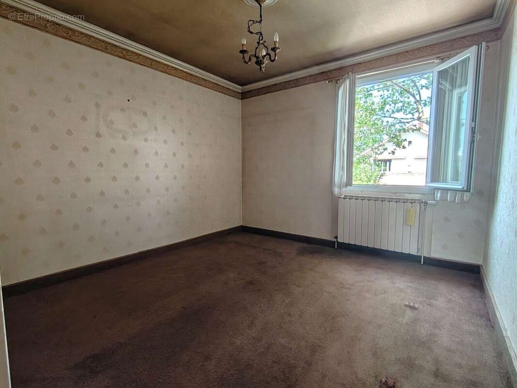 Maison 155 m² à Le Pont-De-Claix  - photo 7