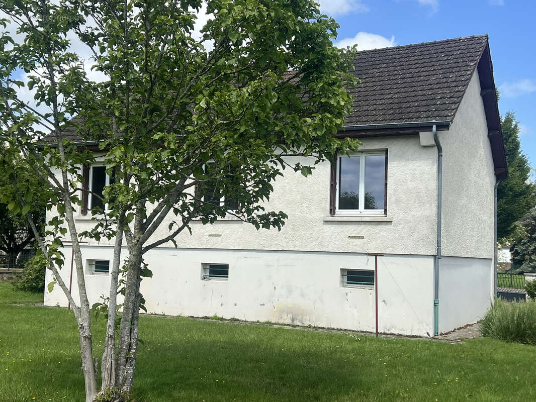 Maison à CHAROLLES