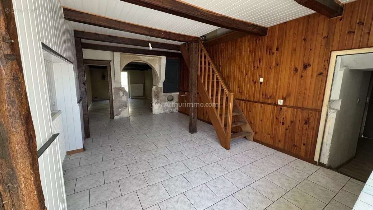 Maison à ROMAIN-SUR-MEUSE