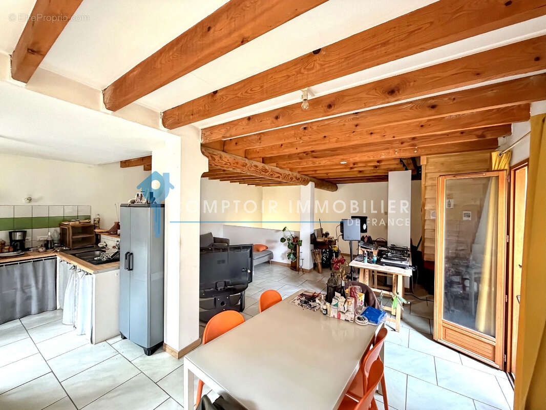 Maison à VILLEVIEILLE
