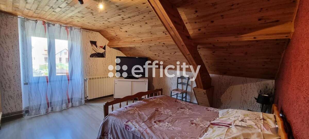 Maison à LE MALZIEU-VILLE