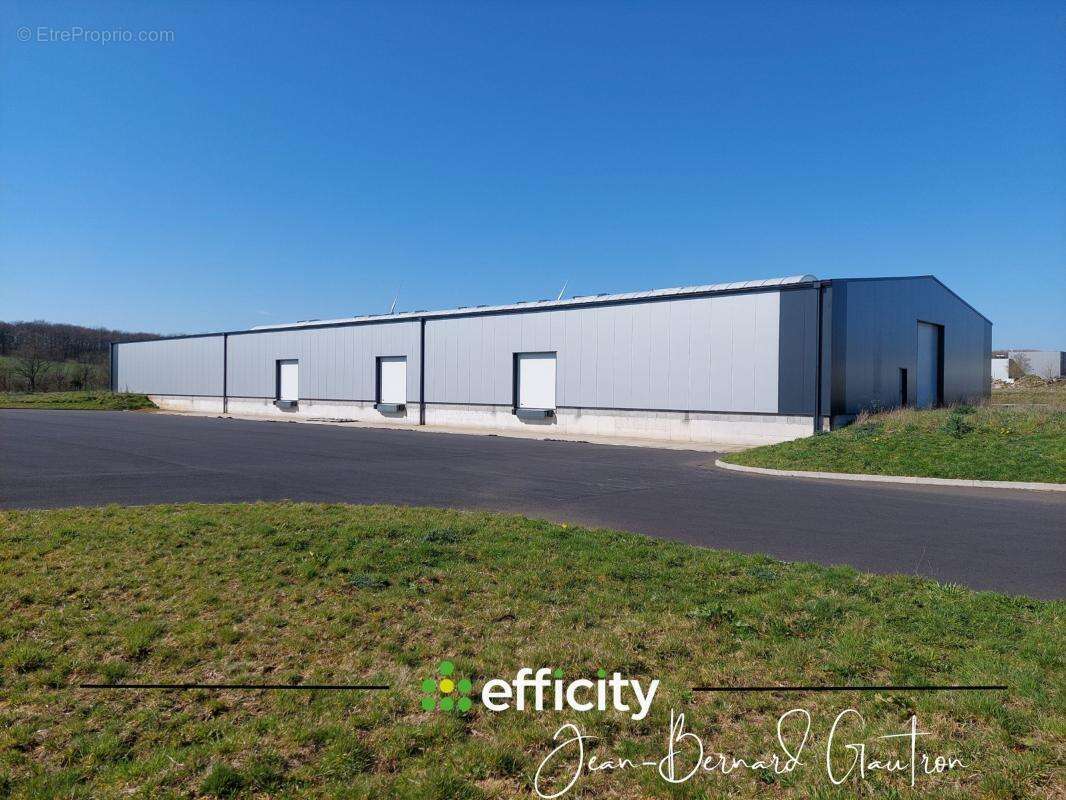 Commerce à PLOUNEVEZ-MOEDEC