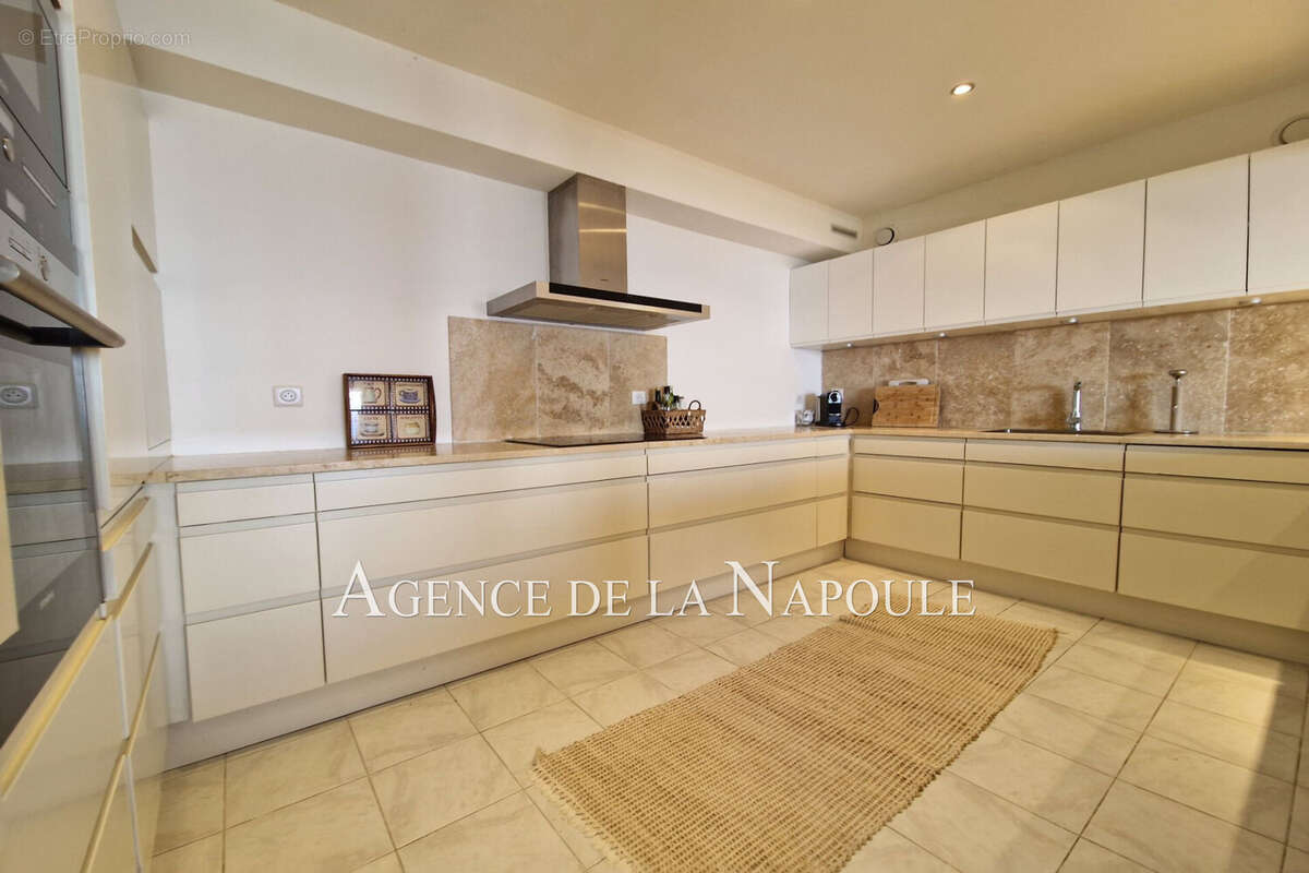 Maison à THEOULE-SUR-MER