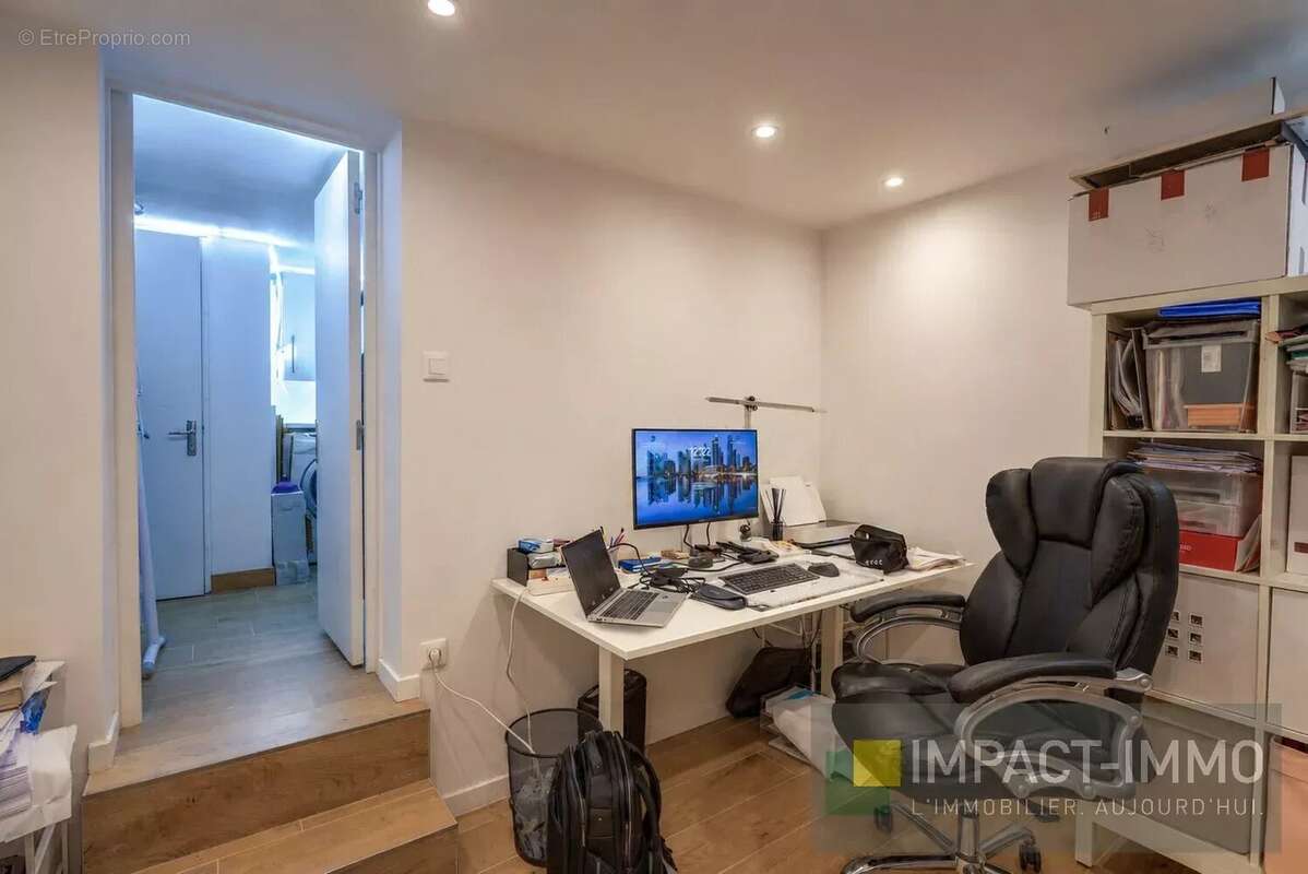 Appartement à COURBEVOIE