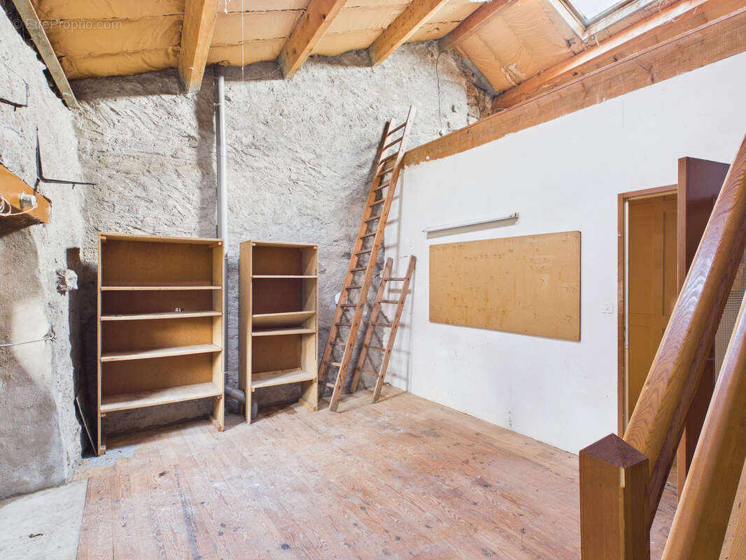 Maison à CRAPONNE-SUR-ARZON