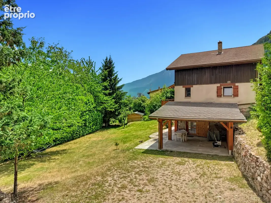 Saint-Martin-Vésubie — Chalet avec appartement indépendant et terrain de 1 054 m2 - photo 17