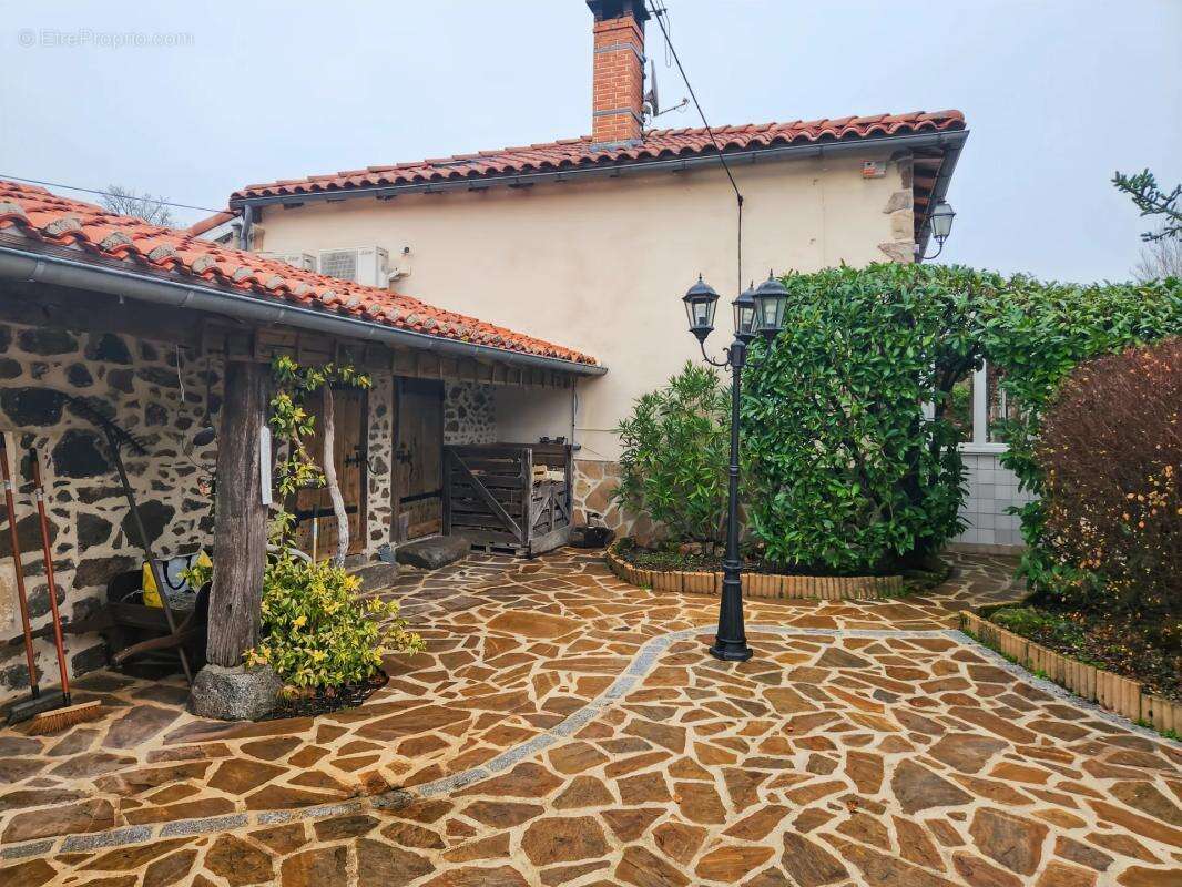 Maison à ORADOUR-FANAIS