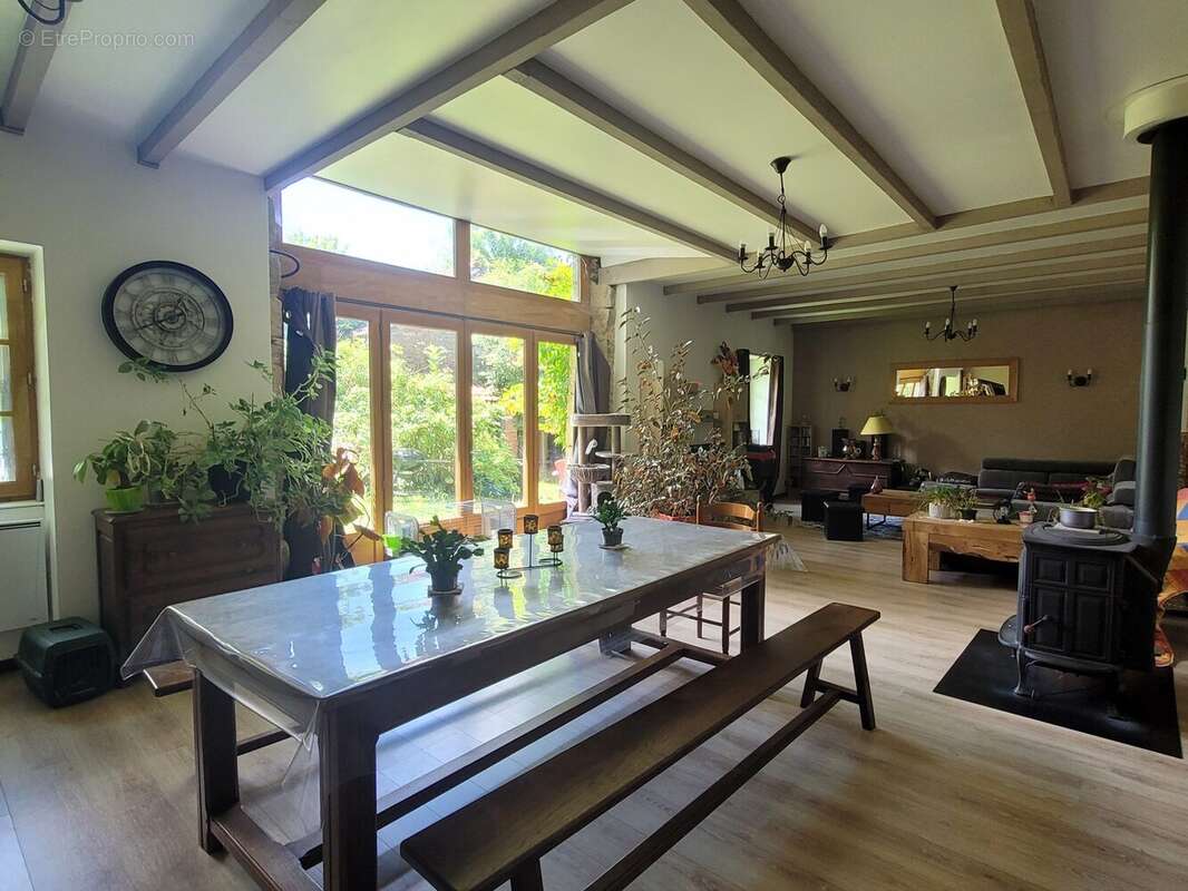 Maison à SAINT-HILAIRE-BONNEVAL