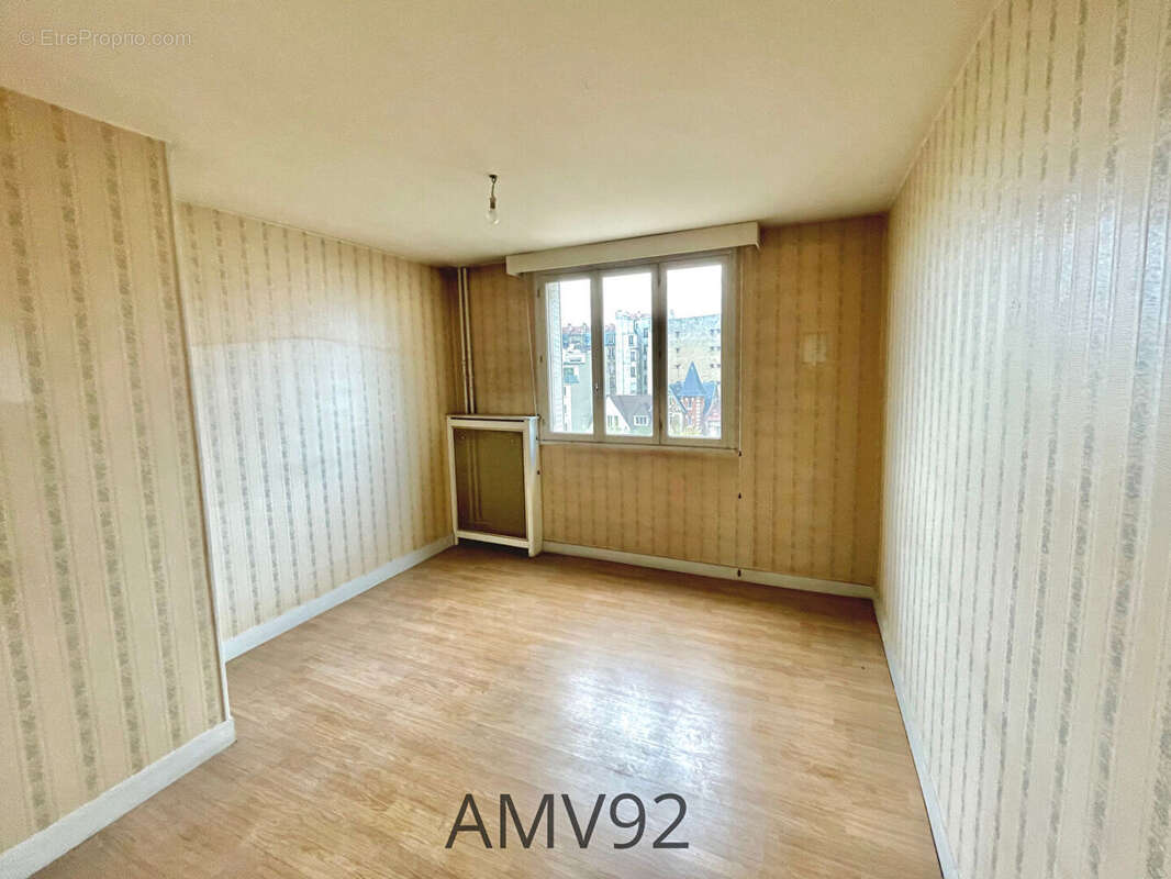 Appartement à LA GARENNE-COLOMBES