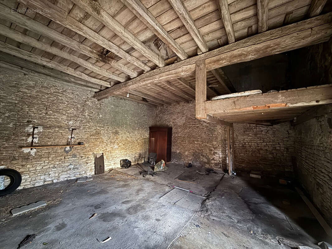 Maison à LES BORDES