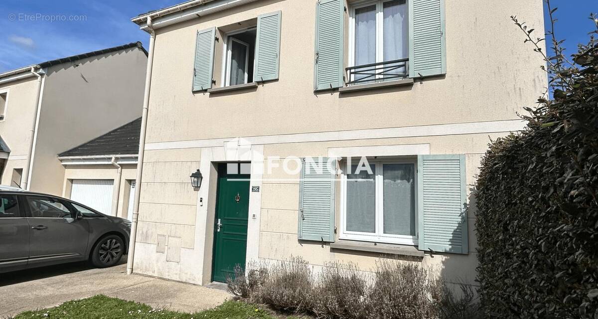 Maison à SAINT-FARGEAU-PONTHIERRY