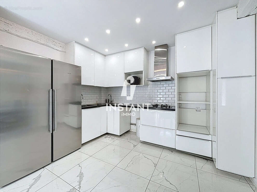 Appartement à CHARENTON-LE-PONT