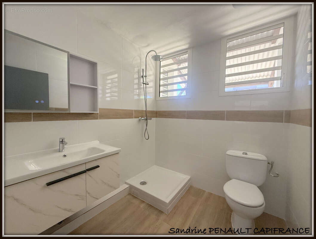 A vendre a kourou (97310) une charmante villa t6 de 120 m² - terrain de 466 m² - au prix de 390 000 € - photo 10
