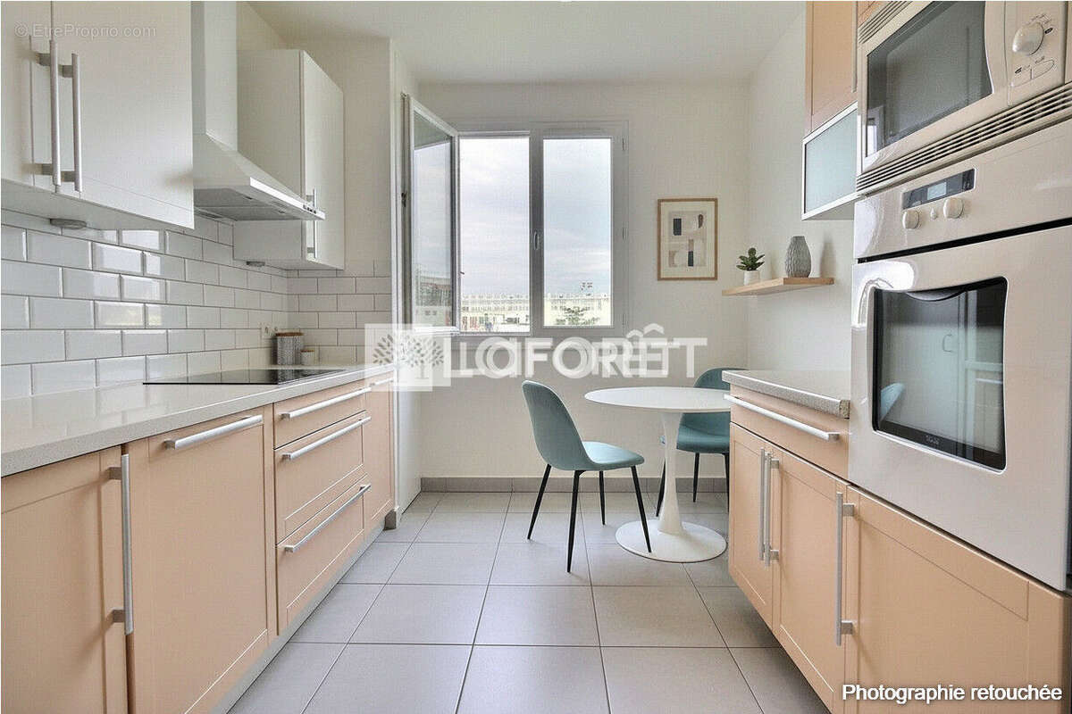 Appartement à COURBEVOIE