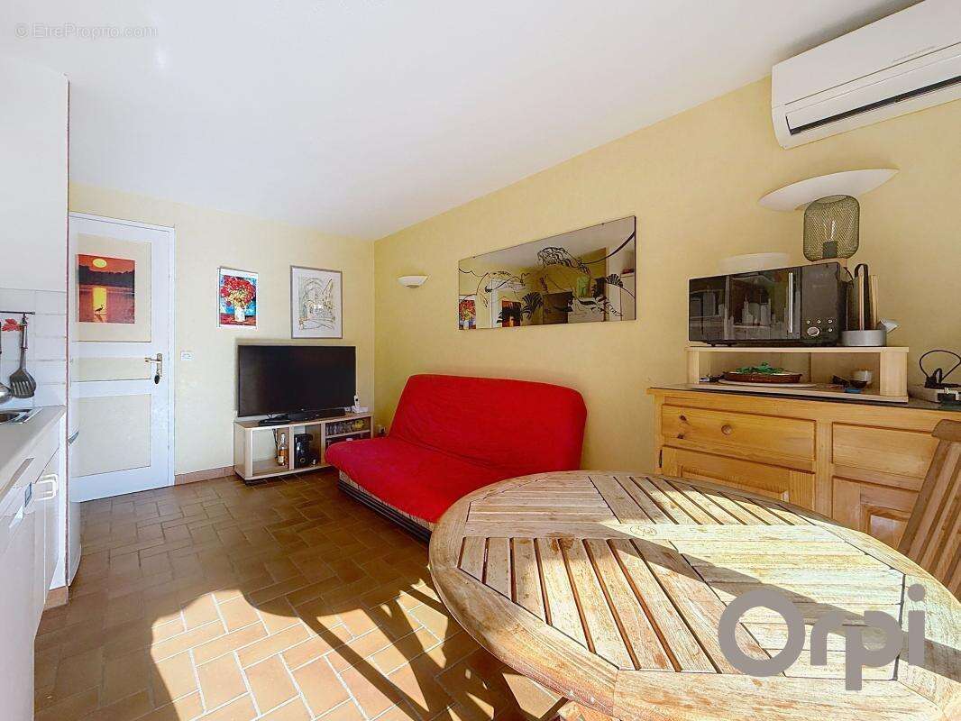 Appartement à ROQUEBRUNE-SUR-ARGENS