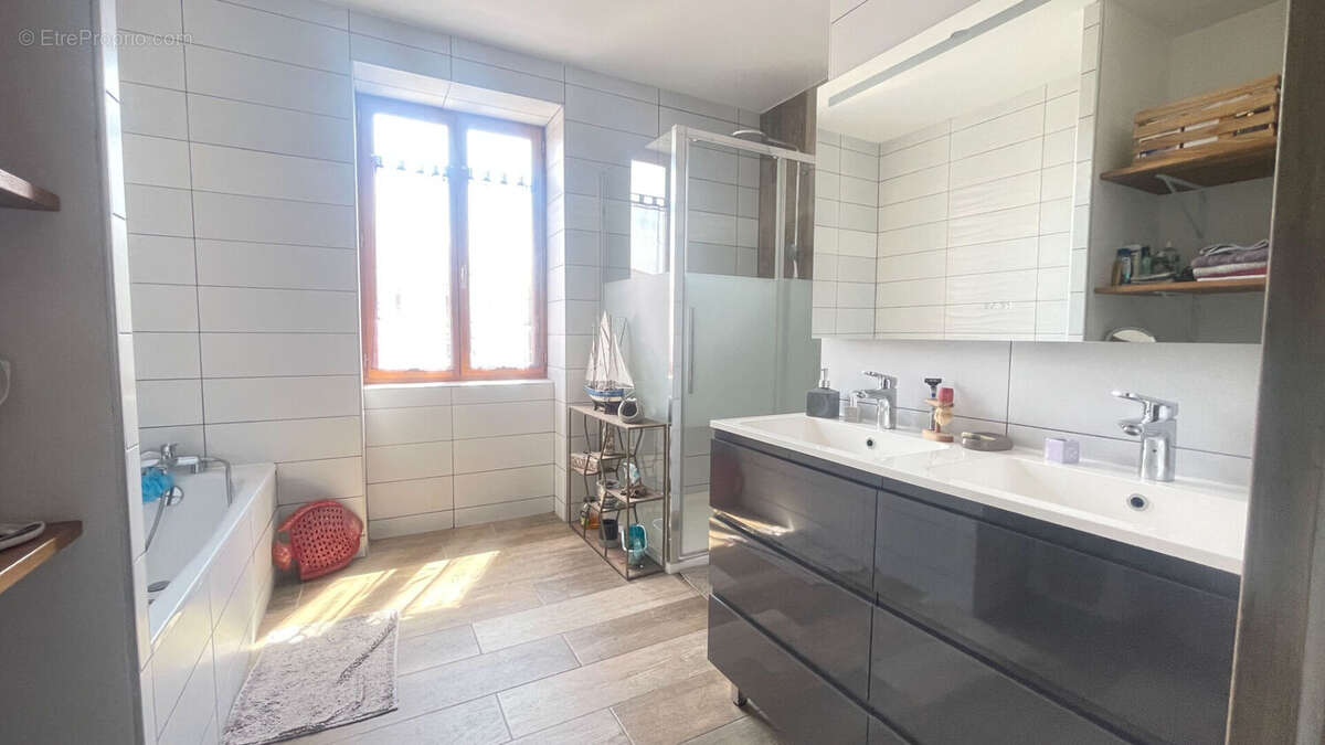 Maison Auberives Sur Vareze 3 pièce(s) 105 m2 - photo 9