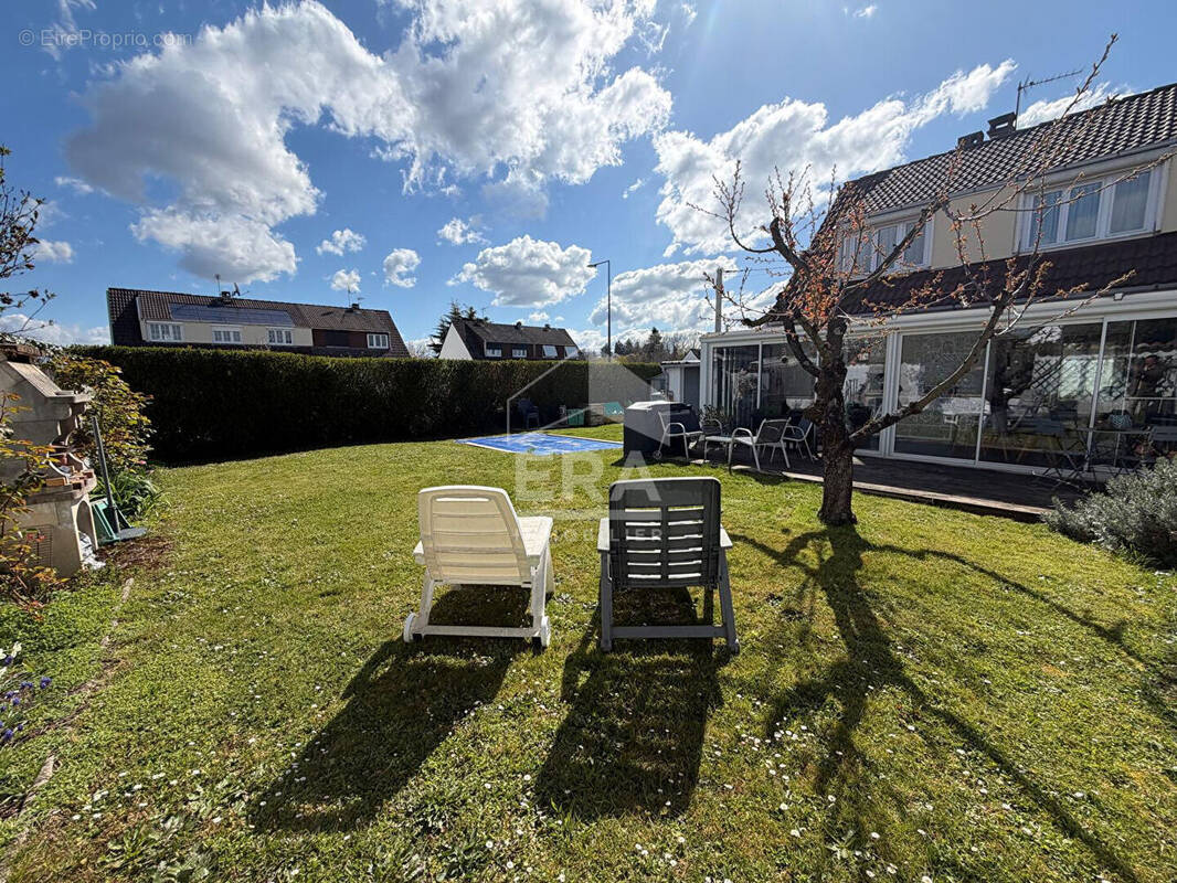 Maison à SAINT-CLAIR-DE-LA-TOUR