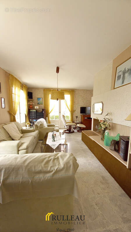 Maison à SAINT-MARTIN-LACAUSSADE