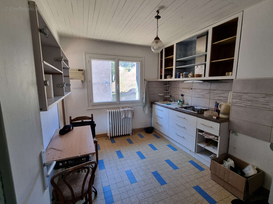 Maison à JEANSAGNIERE