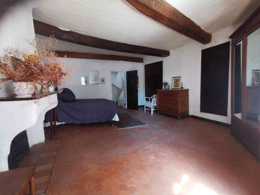 MOUSTIERS -SAINTE-MARIE  Maison de 6 pièces, 4 chambres,139m² - photo 8