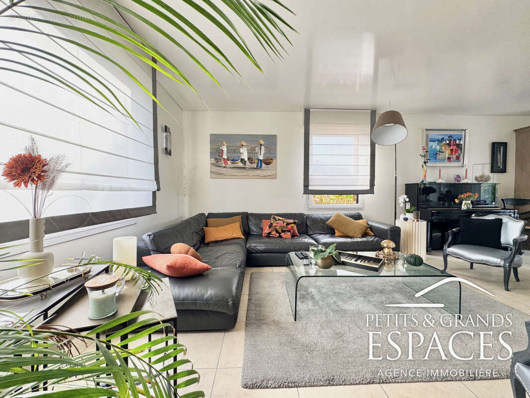 Maison à FAMARS
