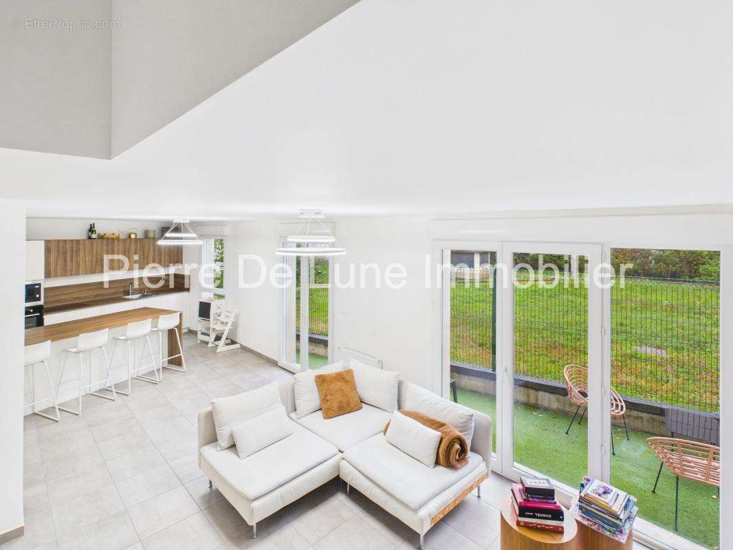 Appartement à SATHONAY-CAMP