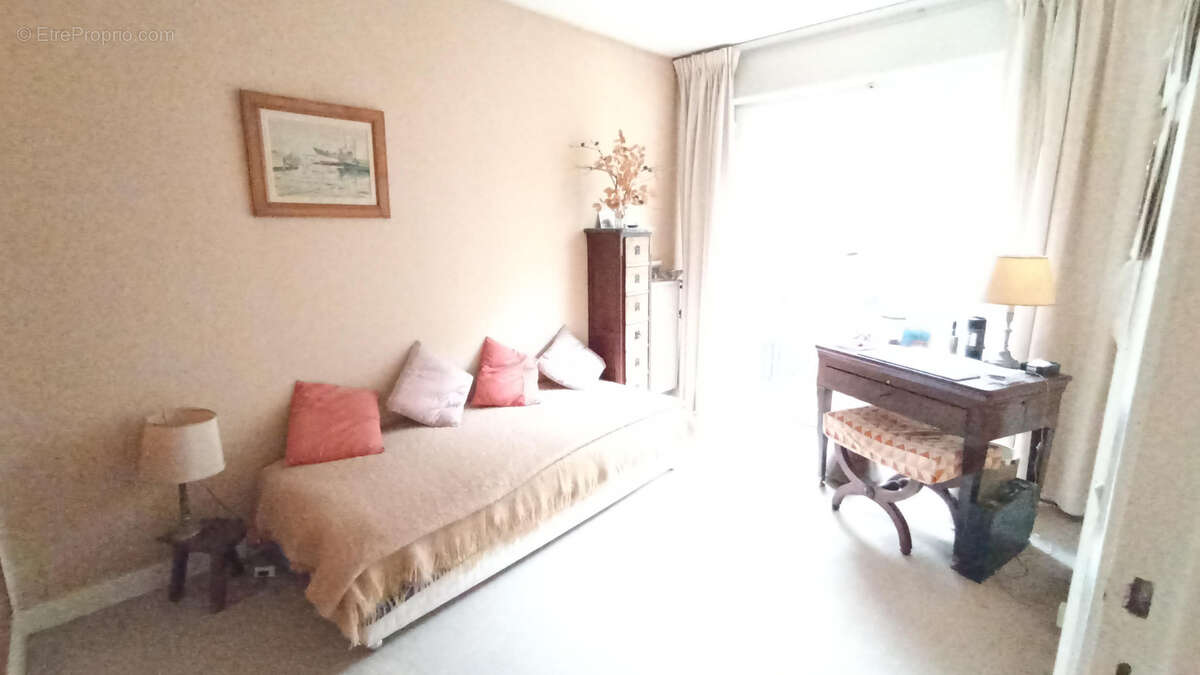 Appartement à VILLE-D&#039;AVRAY