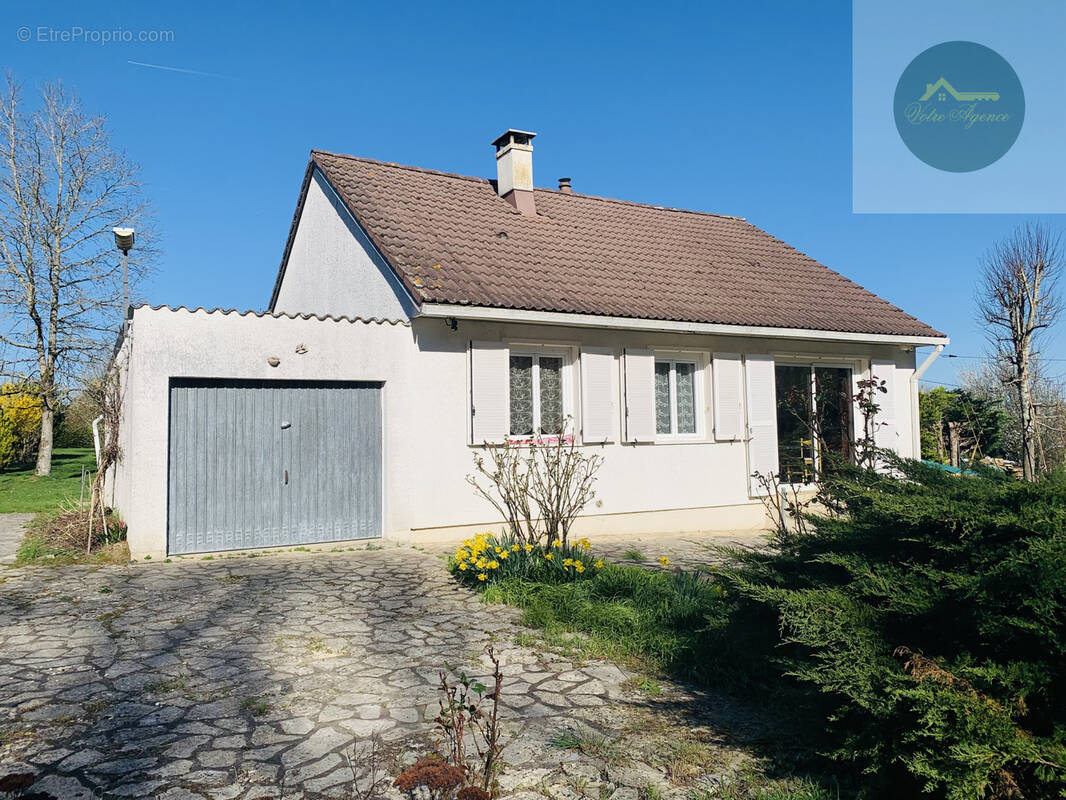 Maison à BAZOCHES-SUR-LE-BETZ