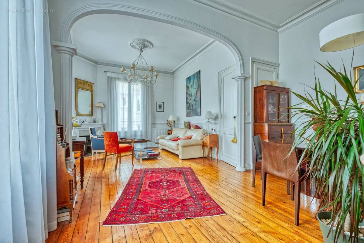 Appartement à BORDEAUX