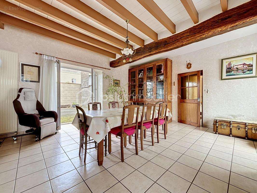 Maison à GENNETON