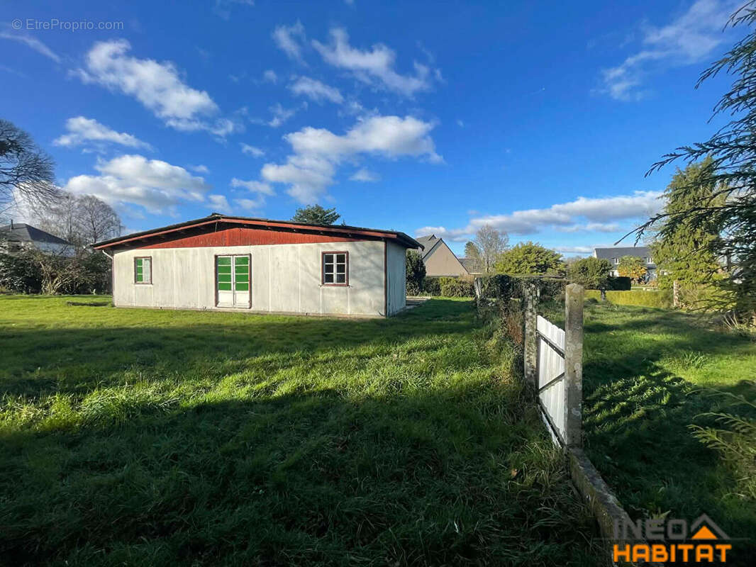 Terrain à SAINT-GONDRAN