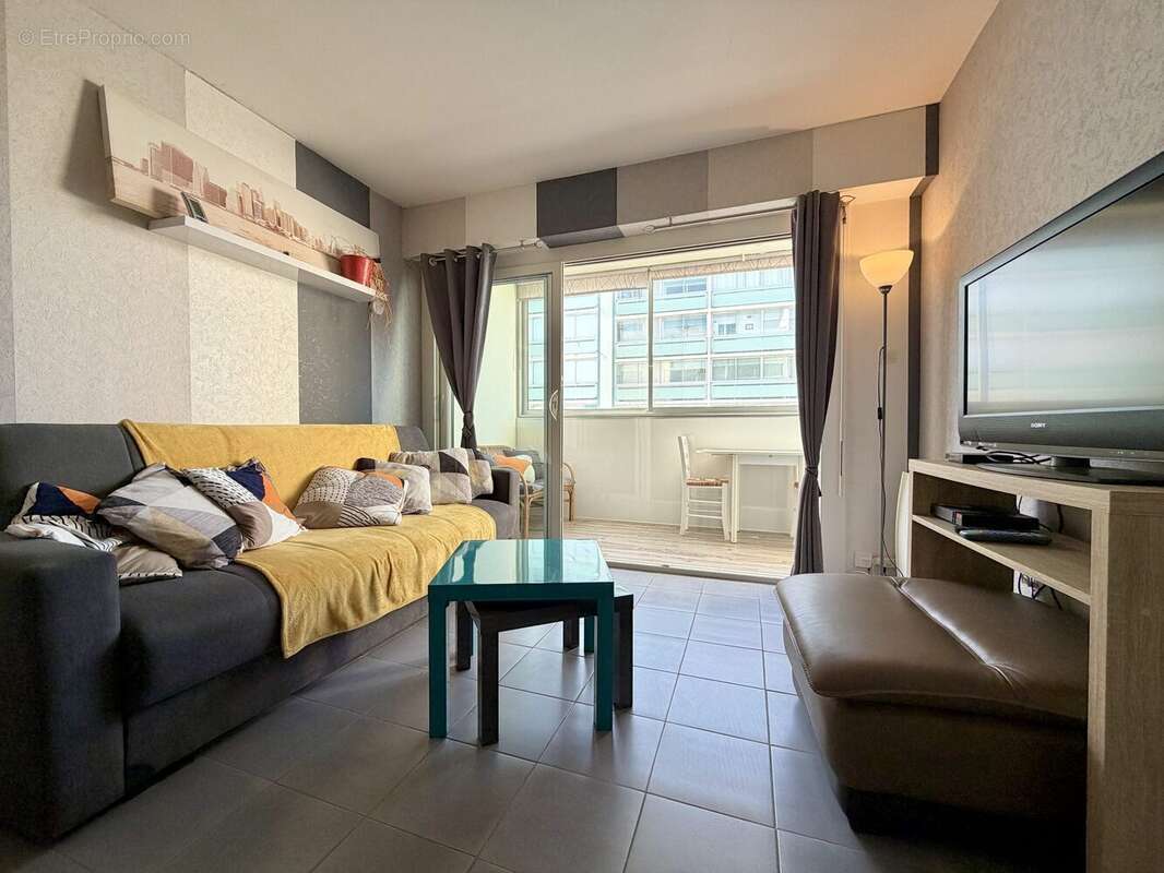 Coin salon - Appartement à SAINT-HILAIRE-DE-RIEZ