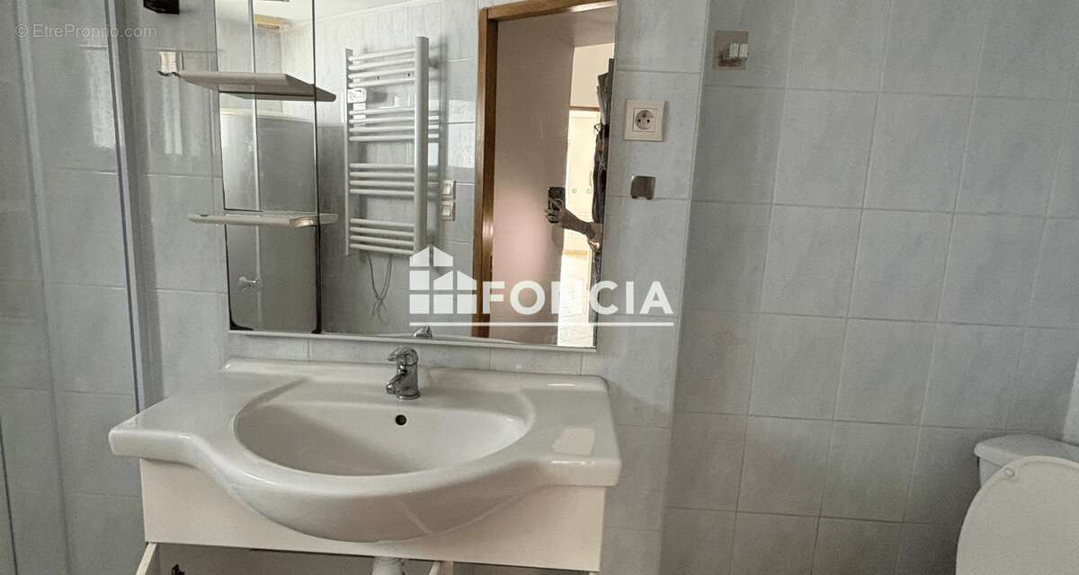 Appartement à ROQUEMAURE