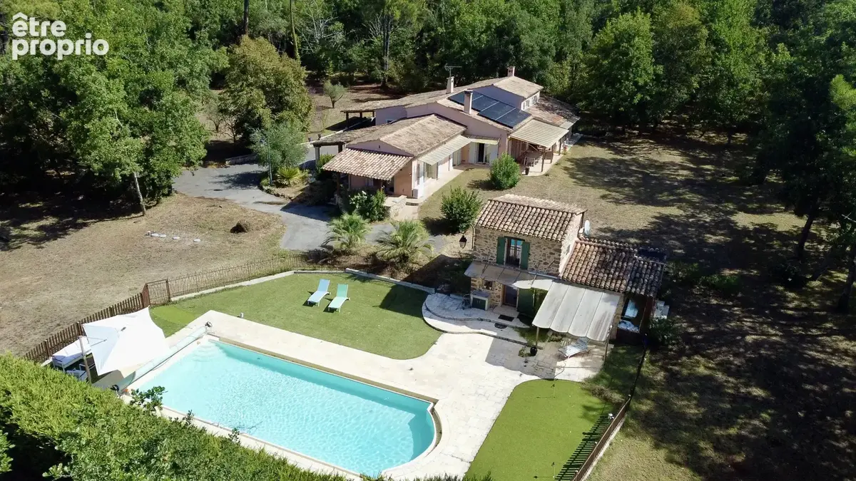 Maison à BAGNOLS-EN-FORET