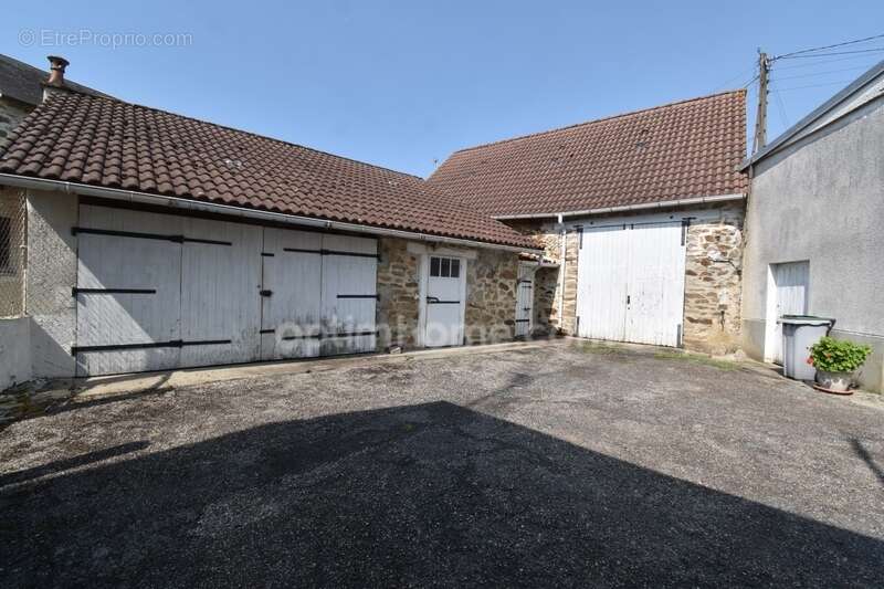 Maison à MAGNAC-LAVAL