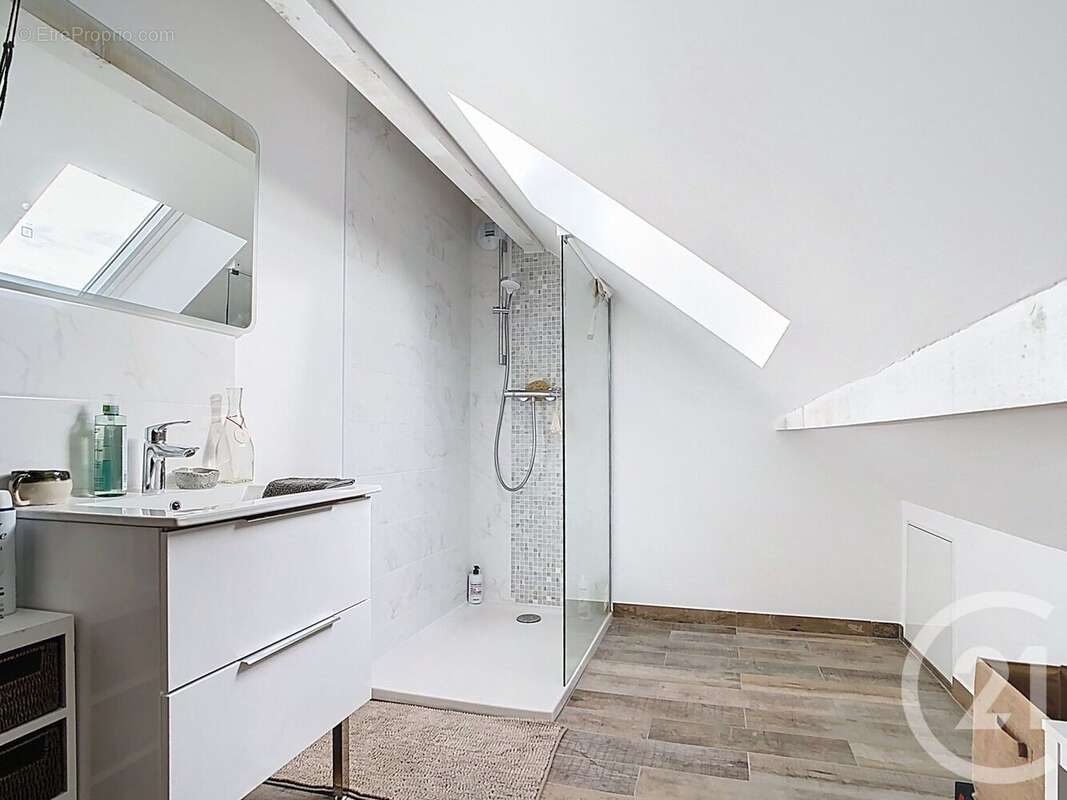 Maison à LA CHAPELLE-GAUTHIER