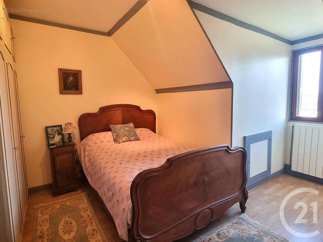 Maison à SAINT-SATUR