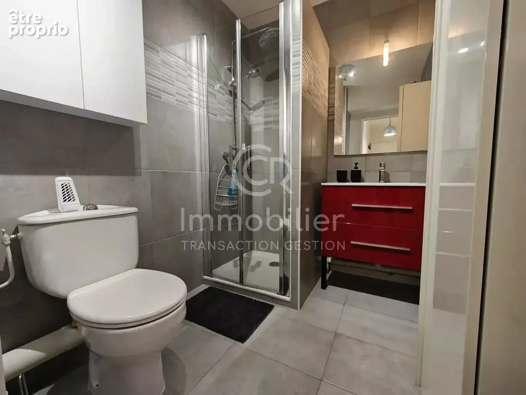 T1 27.33 m² rez-de-jardin sud parking piscine - photo 7