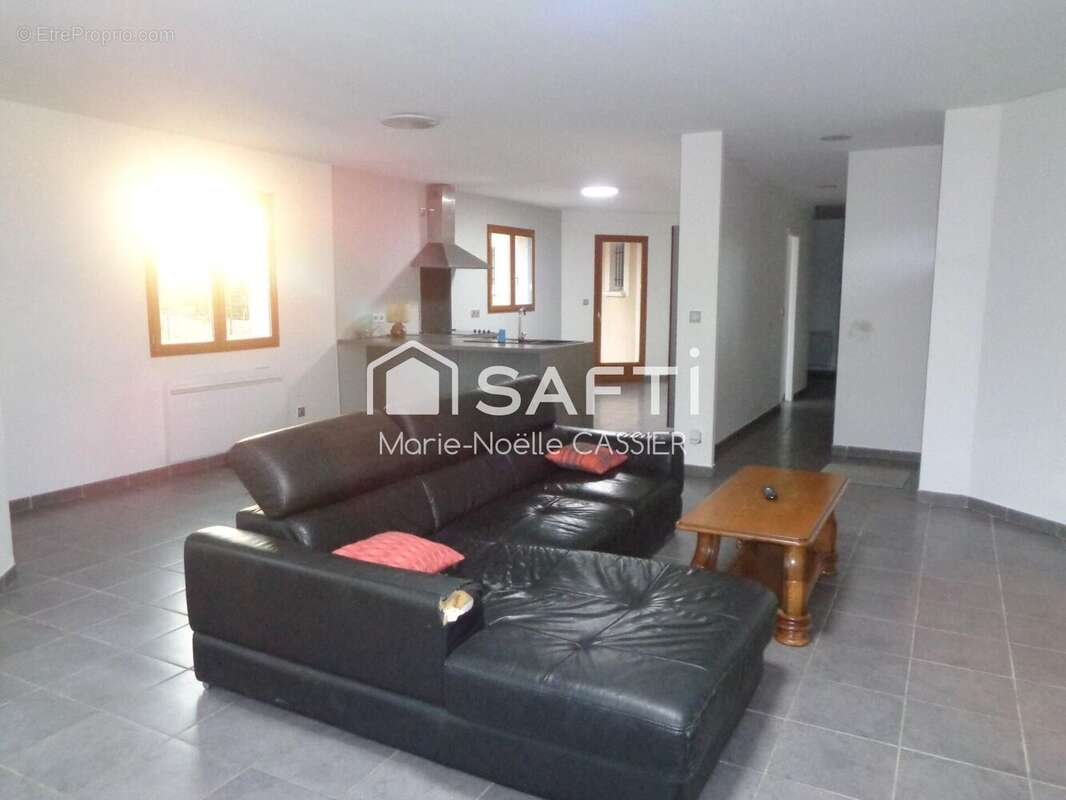 Maison 147 m² à Gilhoc-Sur-Ormeze  - photo 7