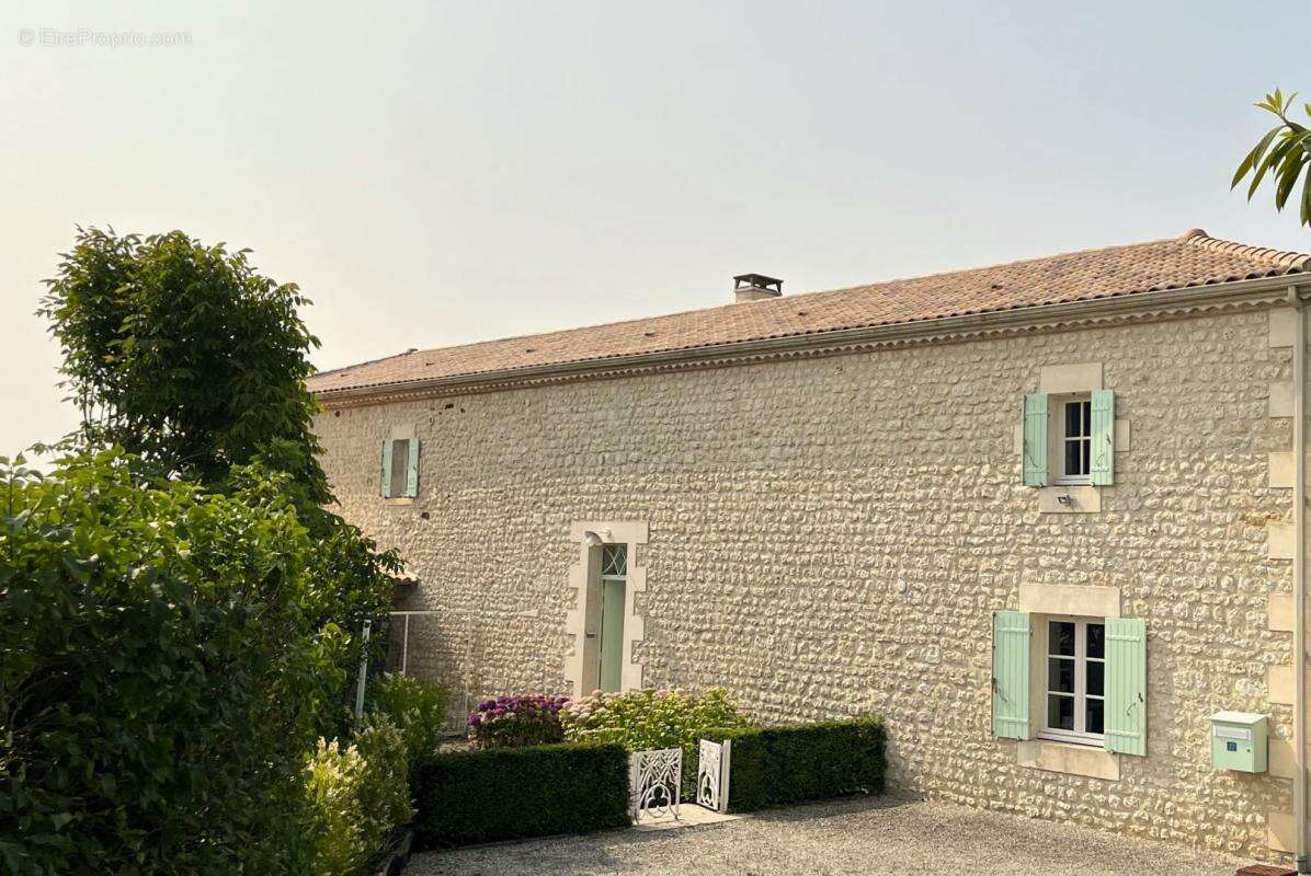 Maison à MIRAMBEAU
