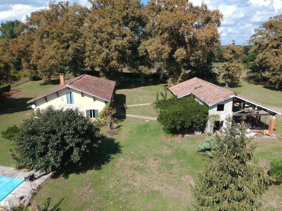 Maison de caractère en pierre 280 m² terrain de 4 hectares - photo 26